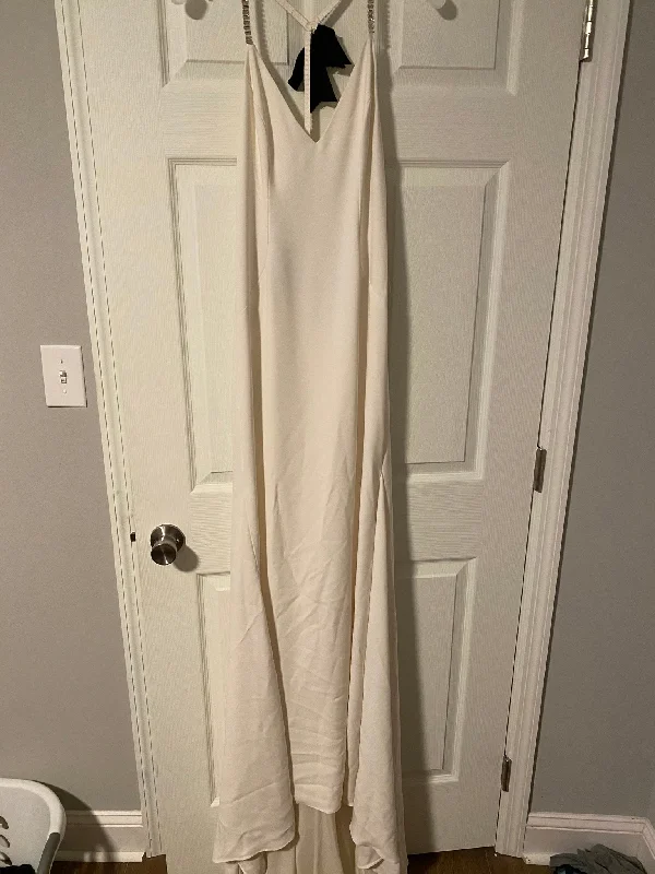 Hurry In Vera Wang White VW351473