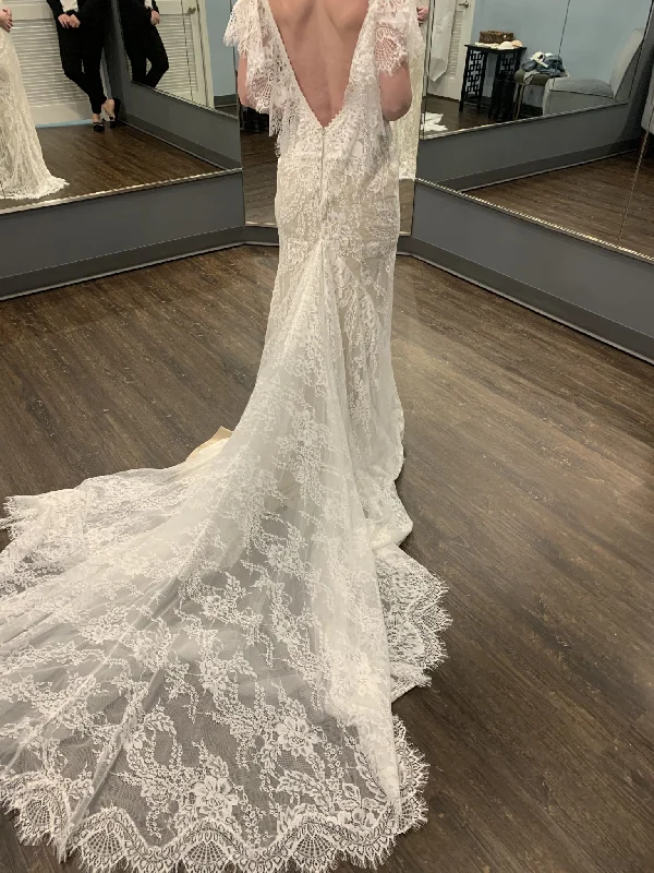 Exclusive Savings Allure Bridals F122 "Layla