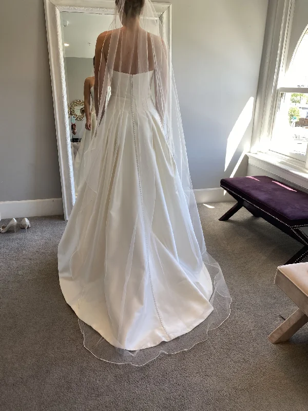 Buy Now Carolina Herrera Fabel