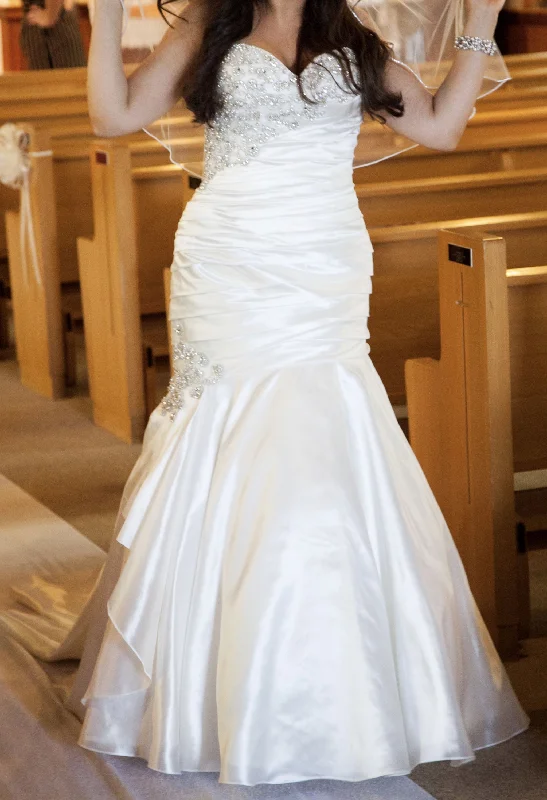 Bonus Savings Allure Bridals P967
