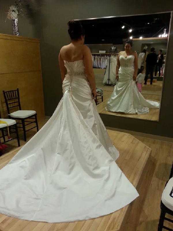 Limited Stock Sophia Tolli RN82637