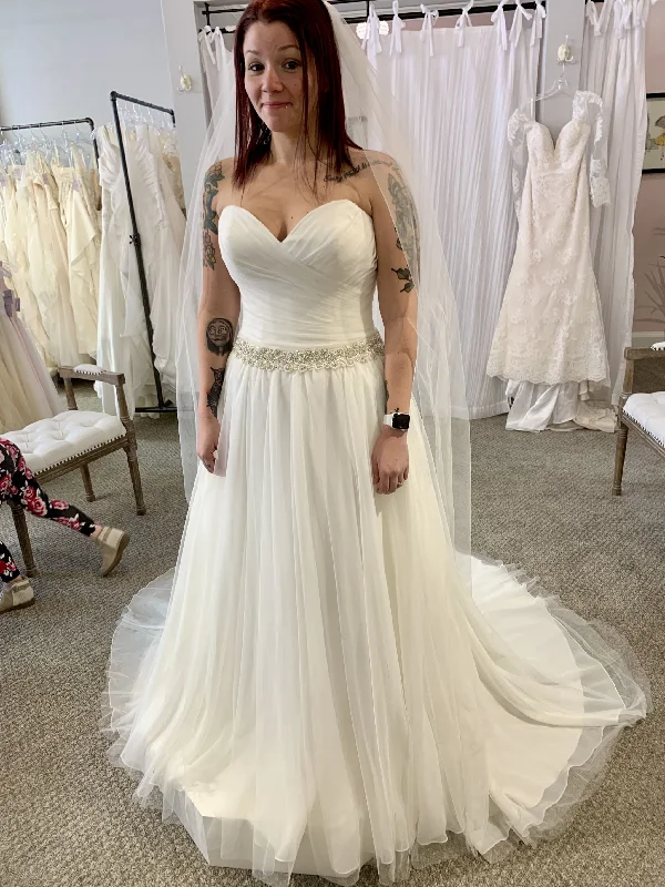 Bargain Blast Allure Bridals Romance 2815