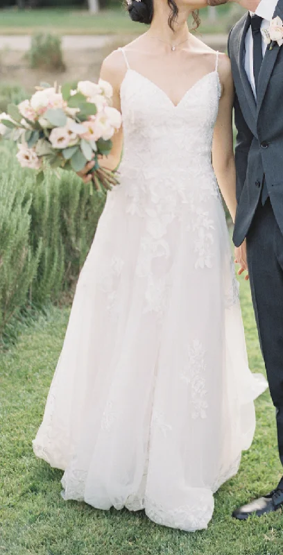 Special Discount Allure Bridals Lace A-Line Wedding Dress
