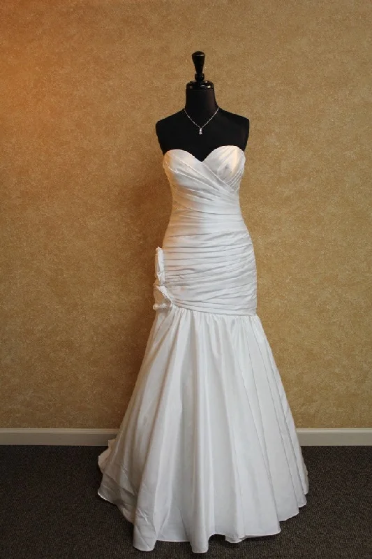 Sneak Peek Sale Allure Bridals Romance 2503
