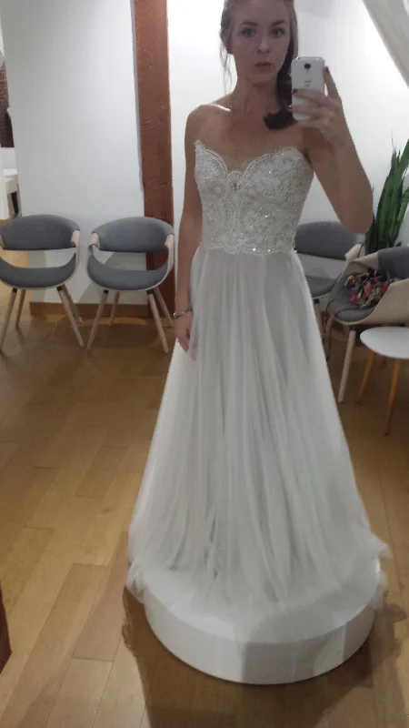 Bargain Bin Watters Della