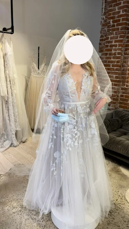 Overstock Sale WILLOWBY Olena with Sleeves 58714S