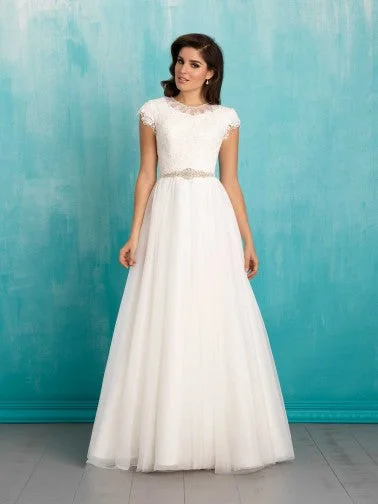 Hurry In Allure Bridals M552