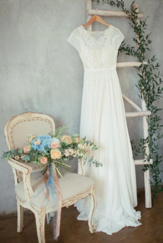 Savings Alert Other Alex Veil Bridal Teona Dress