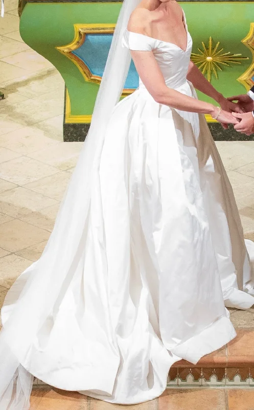 Can't Miss Reem Acra Good Grace