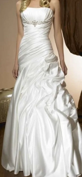 YEAR-End Clearance Allure Bridals L300