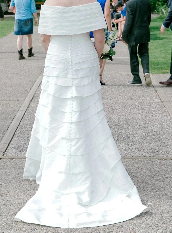 Clearance Event Allure Bridals P740