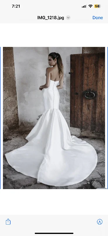Deep Discounts Allure Bridals E215 - Carmen