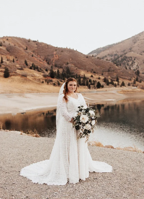 Super Bargain Allure Bridals M650