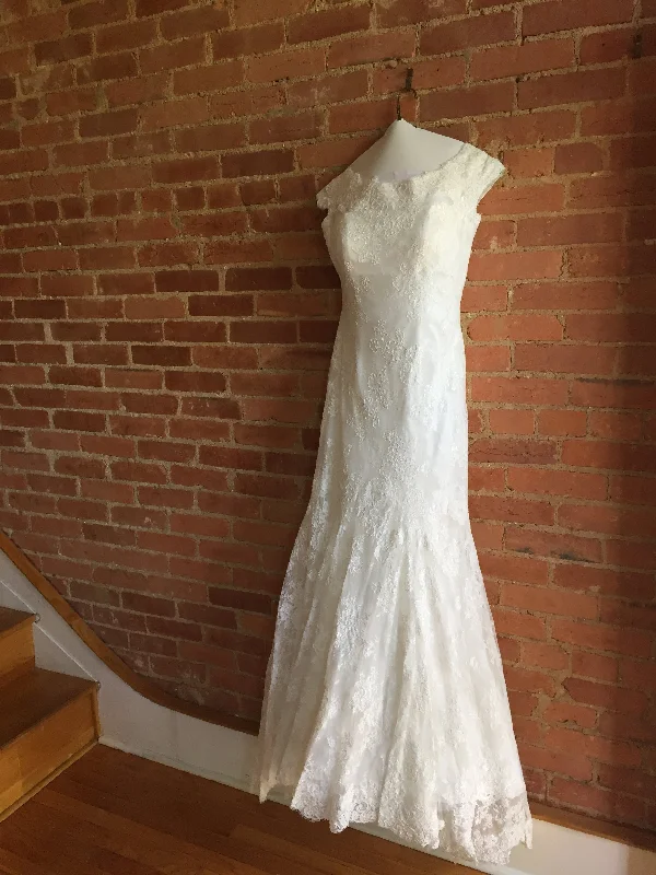 Limited Time Discount Allure Bridals Romance 2610
