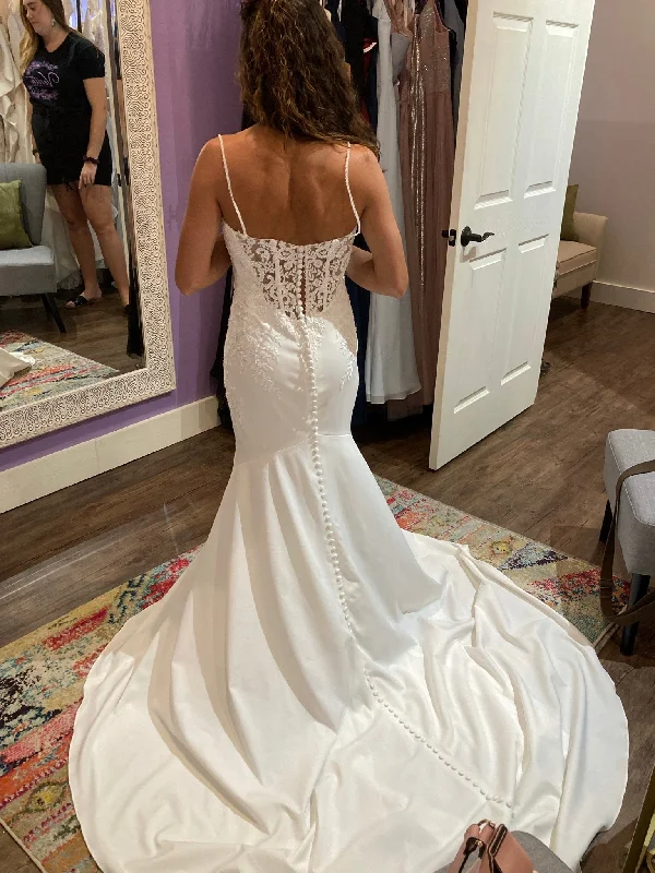 Year-End Sale Rebecca Ingram Aubrey 21RN395A01