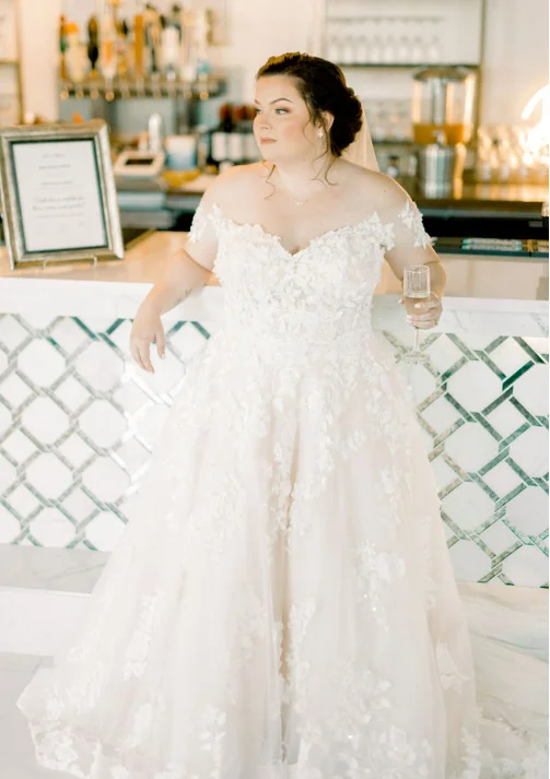 YEAR-End Clearance Allure Bridals C603