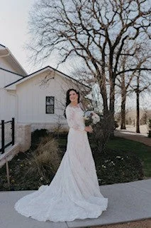 Daily Deals Allure Bridals C658