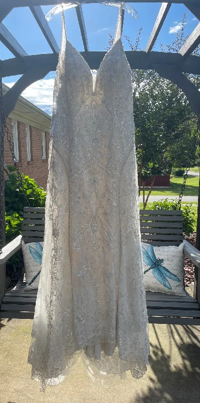 Price Rollback Allure Bridals C581