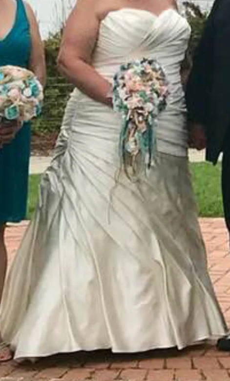 Overstock Sale Allure Bridals W284