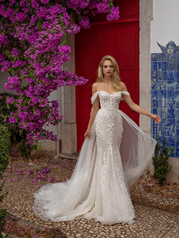 New Arrival Eva Lendel Lira