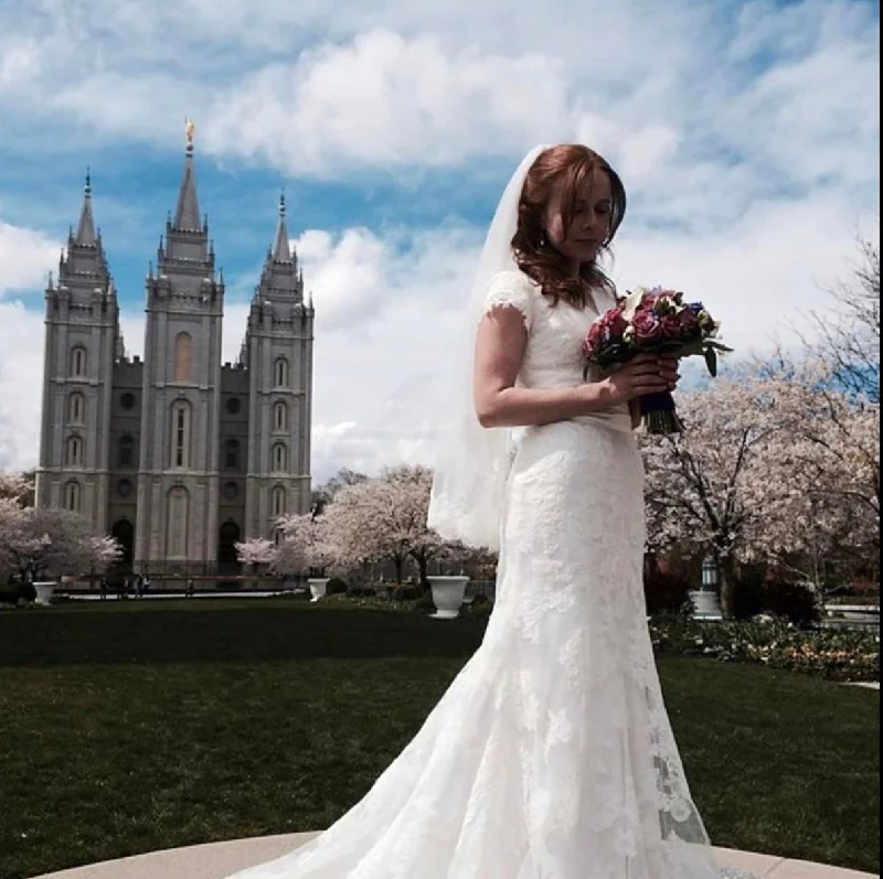 Exclusive Access Allure Bridals M476