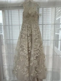 Closeout Sale Oleg Cassini CWG658