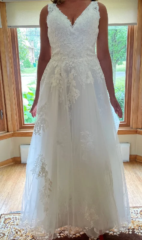 Exclusive Online Offer Allure Bridals Limited / L475
